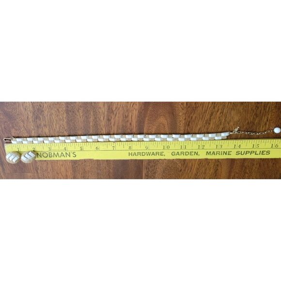 VINTAGE CROWN TRIFARI GOLD TONE COLLAR NECKLACE & Clip Earrings Set Choker MCM - Picture 11 of 11